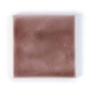 Maiolica artigianale 10x10 Tortora Marezzati Cerasarda vista frontale con effetto craquelé