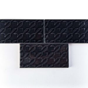 Tre brick Genesi Motivi 2 Antracite Quintessenza con decoro geometrico in rilievo